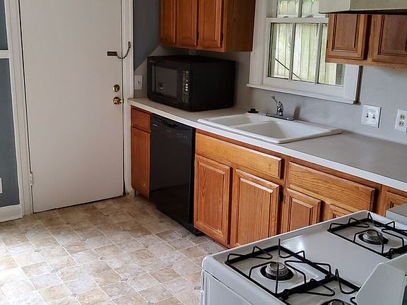 2nd image of 3912 Richmond Ave