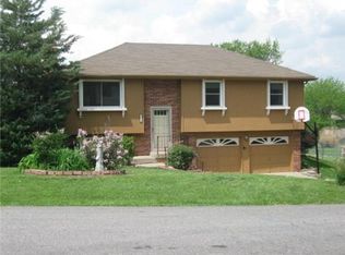 10400 N McGee St, Kansas City, MO 64155