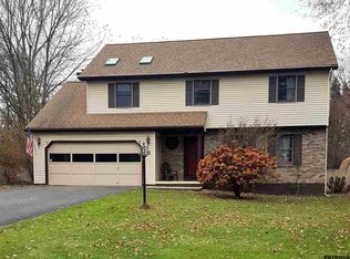 3 Edgewater Ct, Watervliet, NY 12189