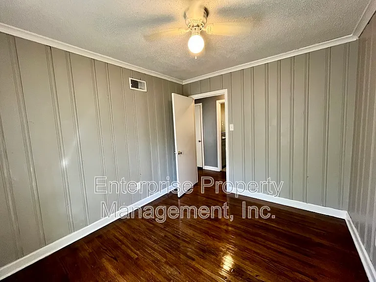 1922 Saint Elmo Ave — Photo 17