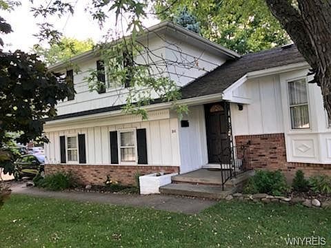 5th image of 211 Sherbrooke Ave