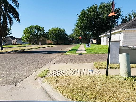 2nd image of 601 La Mancha Dr #4