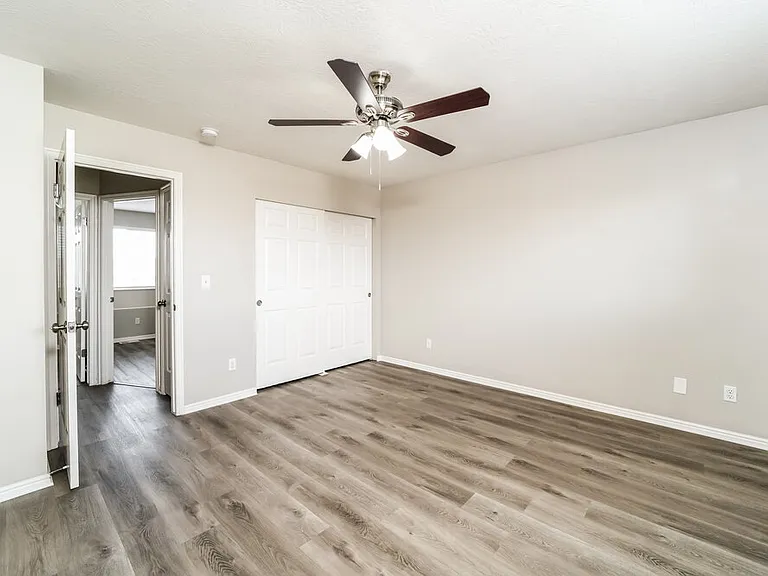 7747 S Briar Dr — Photo 11