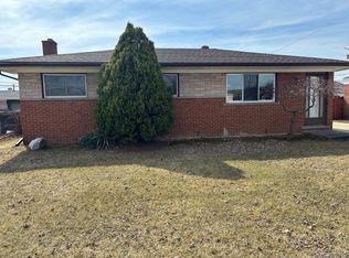 25326 Wexford Ave, Warren, MI