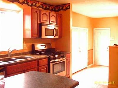 4th image of 18005 Heatherfield Dr