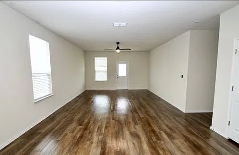 3 bed, 1682 sqft, $1,720 — Photo 3