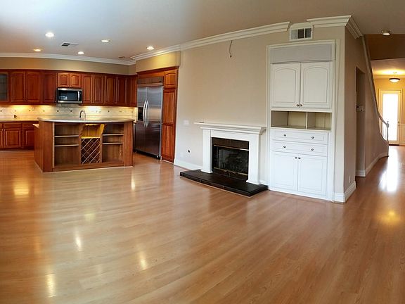 Kitchen/Living room with gas fireplace