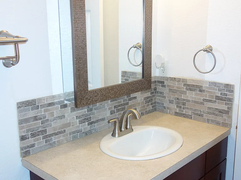Heatherstone Park Apartments — Photo 7