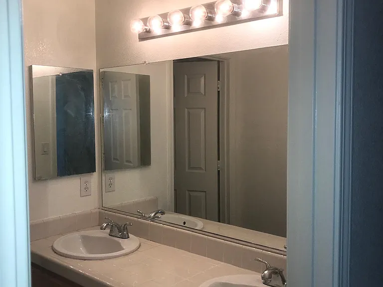 1068 Junction Dr — Photo 12