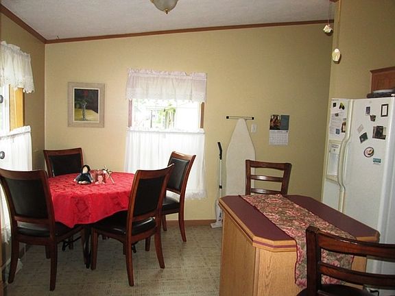 3rd image of 702 Proctor Ave