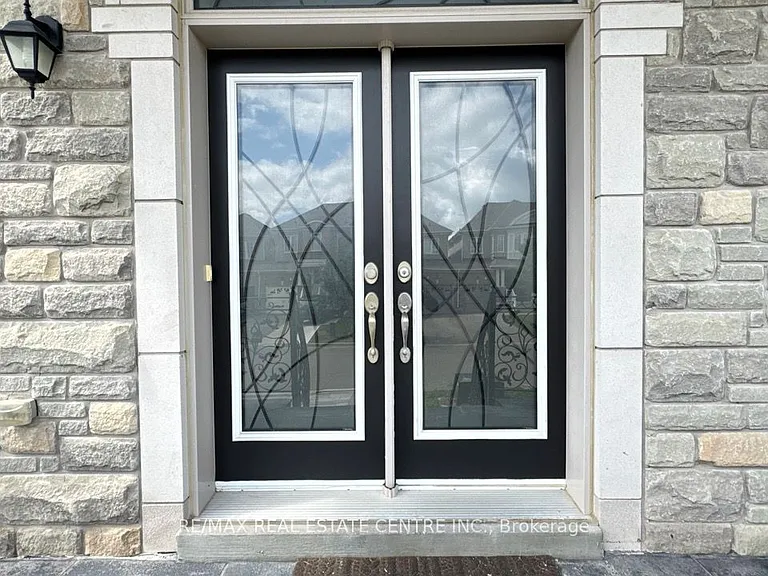 52 Maple Trail Rd — Photo 3