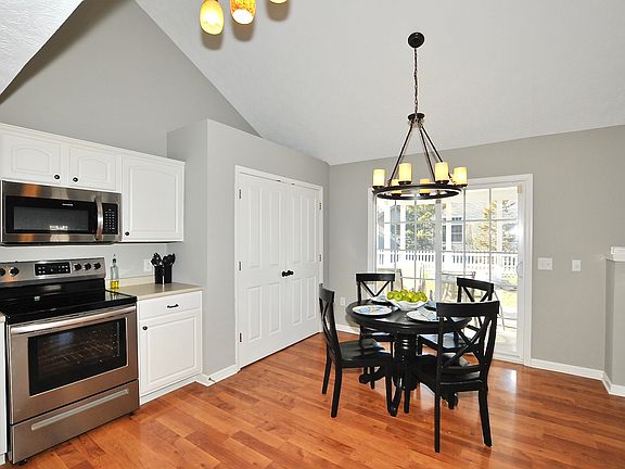2nd image of 14966 Montclair Dr