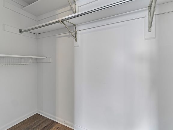 2nd image of 5092 Glenwood Way