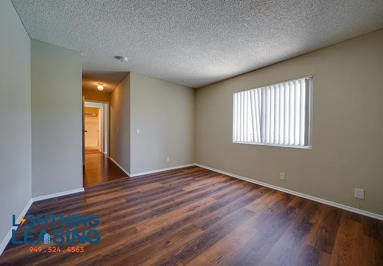 10250 Commerce Ave #216 — Photo 25