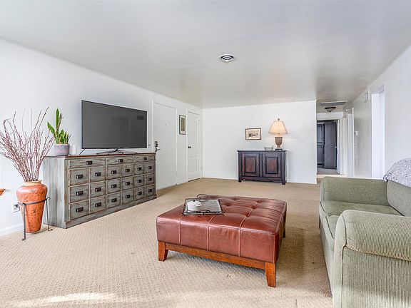 4th image of 2405 Swift Blvd