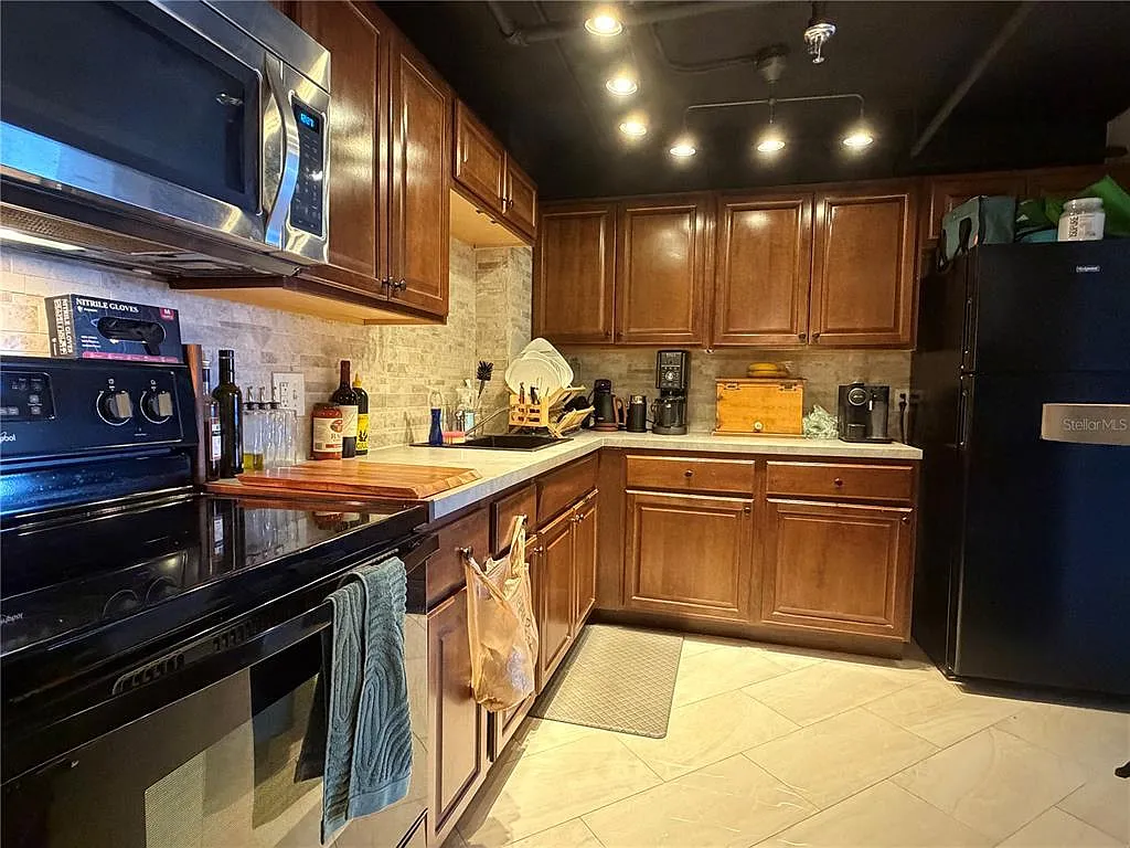 2 bed, 2.0 bath, 1250 sqft, $2,495 — Photo 4