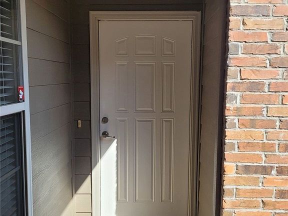 5th image of 2815 Valley West Ct