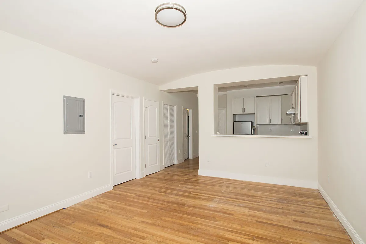 Building Photo - 300 Buchanan