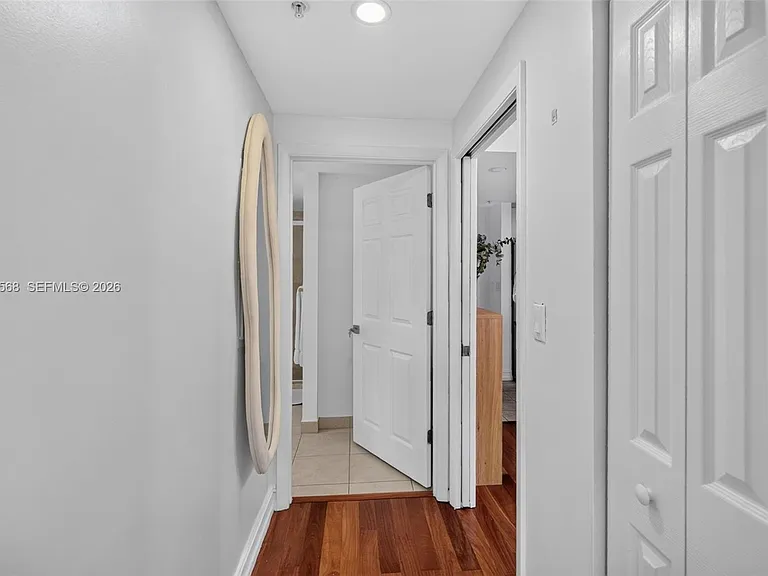 2000 N Bayshore Dr #306 — Photo 15
