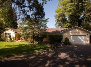 1172 Acacia Ln, Grants Pass, OR 97527