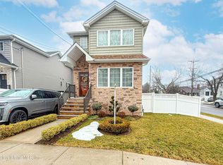98 Sinclair Ave, Staten Island, NY 10312