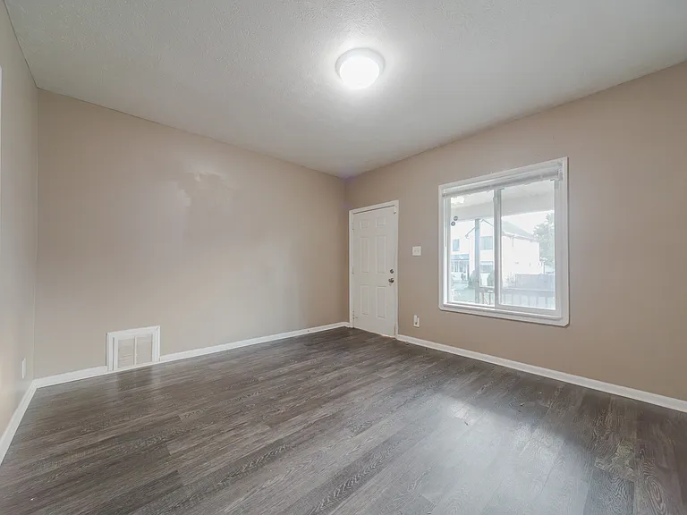 1103 N Keystone Ave — Photo 29