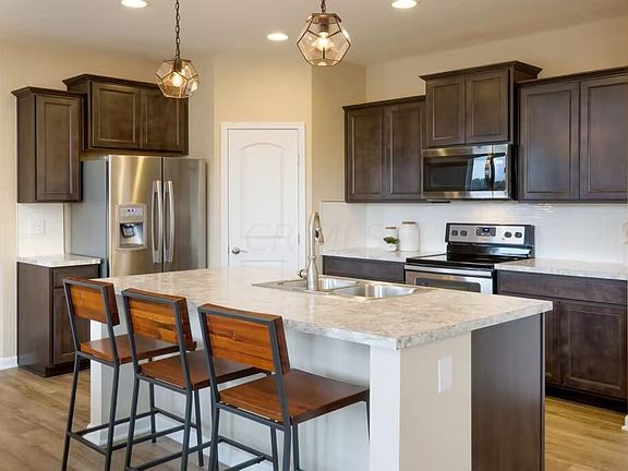4th image of 605 Redshank Dr