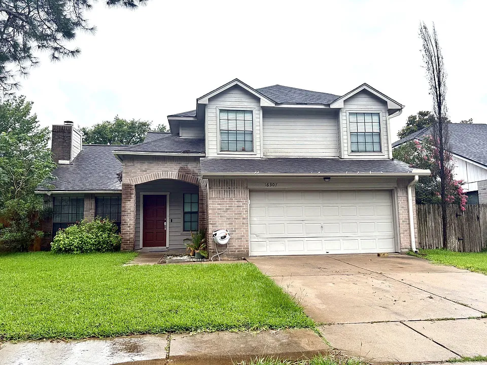 16307 Leamington Ln