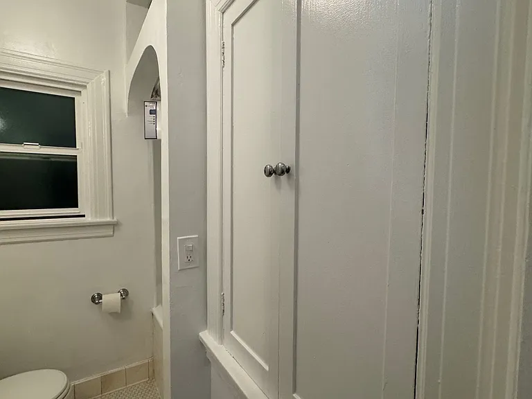 1949 N Vermont Ave #4 — Photo 26