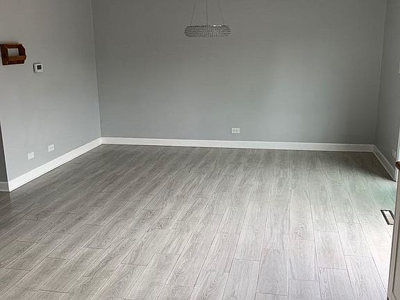 3rd image of 5572 Carmel Dr