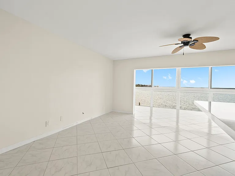 400 Wilma Cir #207-1 — Photo 7
