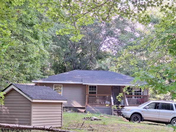 226 Ponderosa Ln, Barnesville, GA 30204