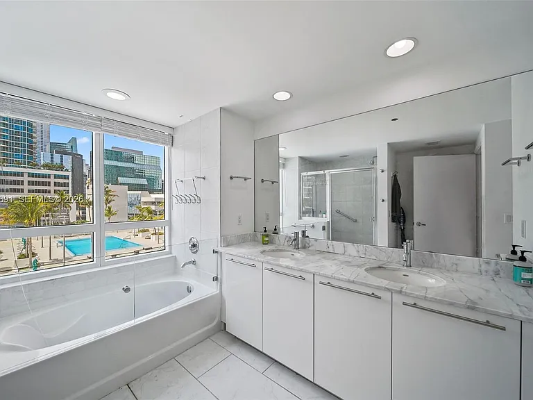 950 Brickell Bay Dr #1211 — Photo 11