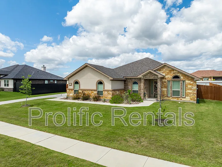2509 Meadow Lark Dr — Photo 3