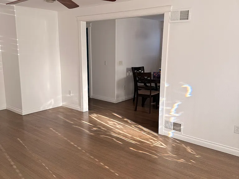 2917 Locust Ave W — Photo 5