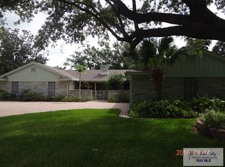 416 Palm Valley Dr W, Palm Valley, TX 78552