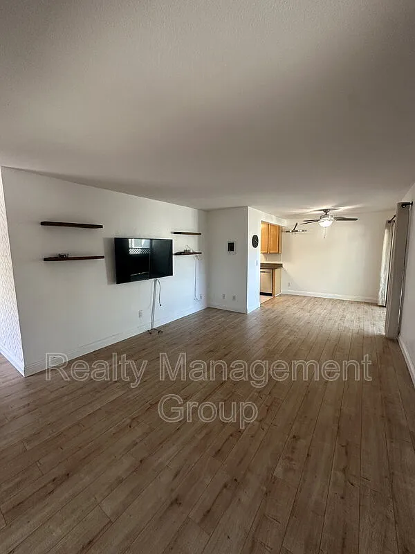 2 bed, 2.0 bath, 980 sqft, $3,095 — Photo 3