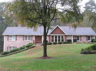 1418 Pinehurst Rd, Grayson, GA 30017