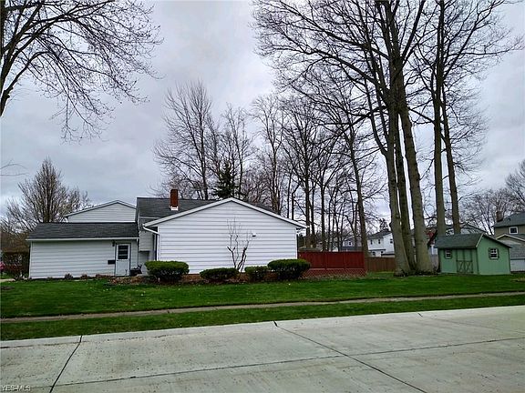 3rd image of 488 E Overlook Dr