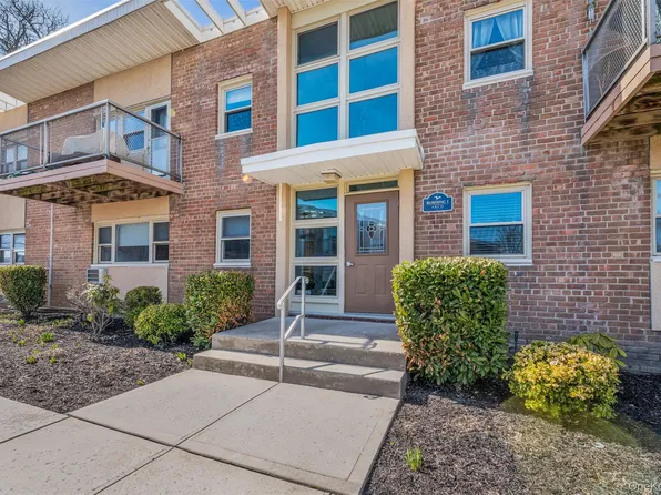 4 Rose Street Unit #1-A1, Oceanside, NY 11572