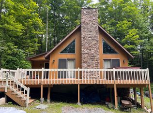 133 Red Abbott Rd, Union Dale, PA 18470