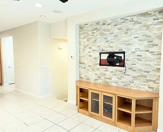 5th image of 207 Heligan Ln Unit 5
