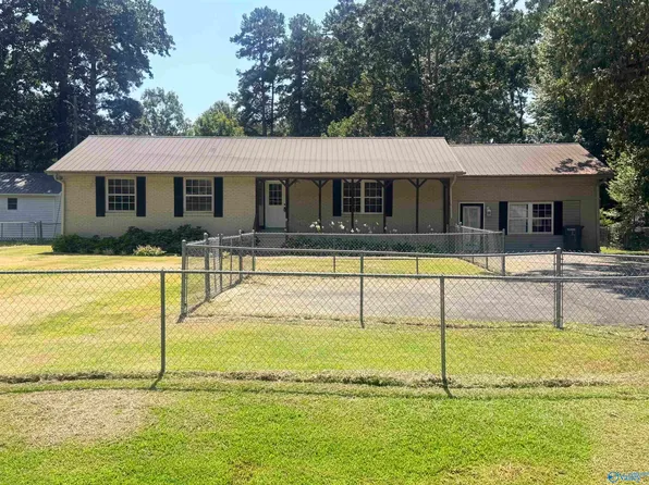 1008 Northwood Dr, Centre, AL 35960