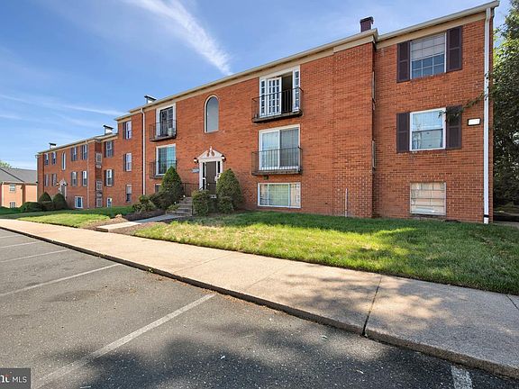 3rd image of 3809 Swann Rd APT 203