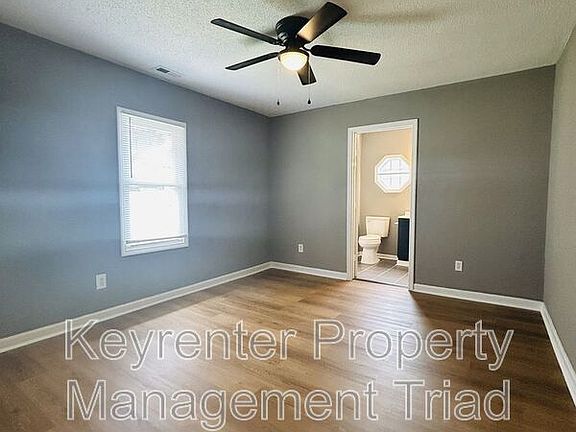 4th image of 302 Charles St