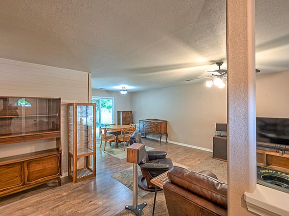 5th image of 3572 Bearwood Pl