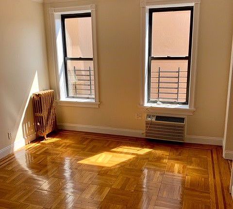 3rd image of 3426 41st St APT 2A