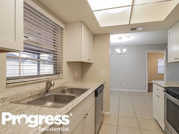 5th image of 1734 Oak Breeze Ave