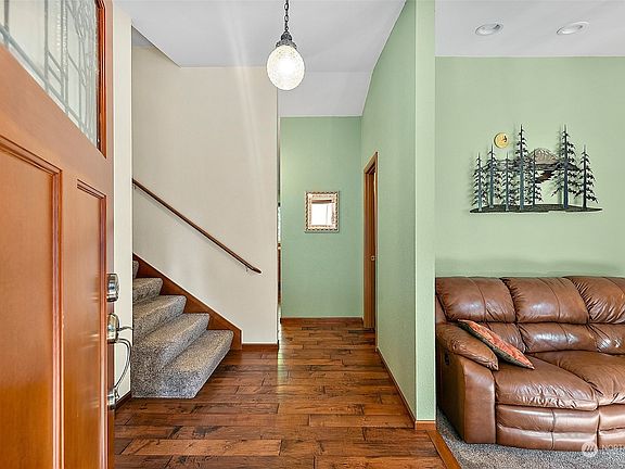 4th image of 1906 19th Avenue Ct