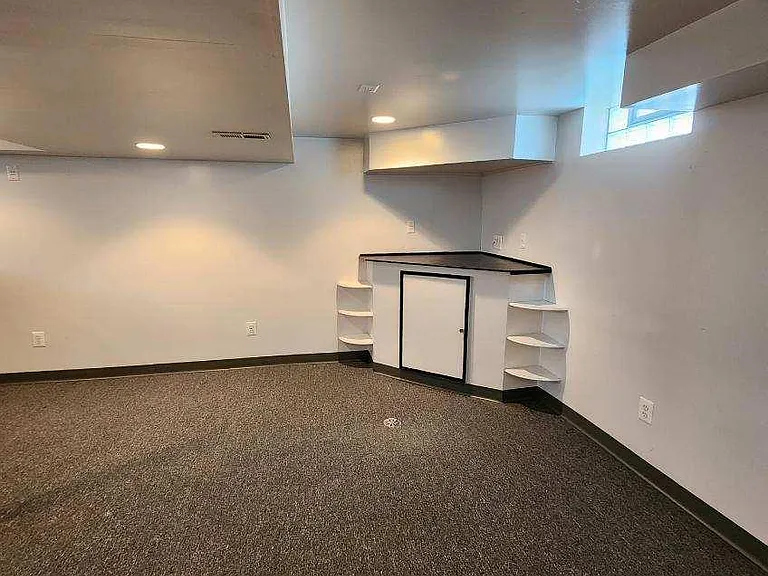 13360 Pullman St — Photo 27